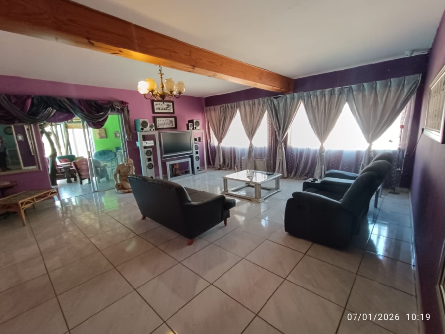 5 Bedroom Property for Sale in Wilkeville North West